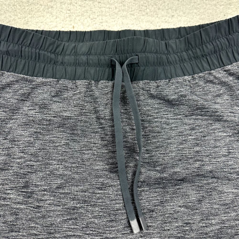 Athleta Excursion‎ Hybrid Skort Women's M Gray Lightweight Stretch Shorts Skirt - Picture 2 of 10